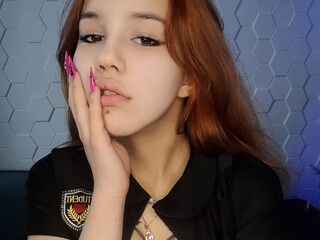 camgirl playing with sextoy YumikoBells