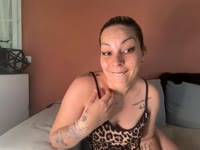 Minette du sud une (sexy infirmière) est là pour vous divertir , timide mais coquine