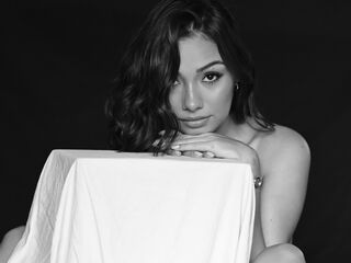 webcamgirl chat room AmyZuri