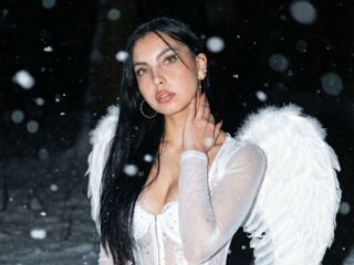 camgirl showing pussy EmilianaEscobar