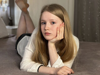 erotic cam LilianHoward