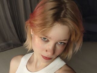 camgirl showing tits PolleMolle