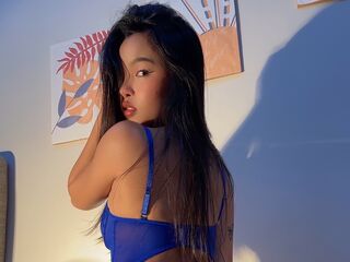 naked girl with webcam masturbating SessahMi