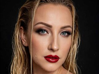 camgirl masturbating SimoneLure