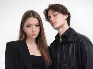 sexshow chatroom LeoAndMira