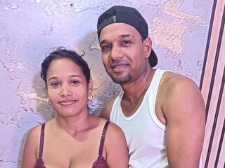 couple bedroom sex webcam SadieAndJhon