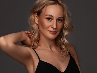 girl slave web cam AbeyAmaze