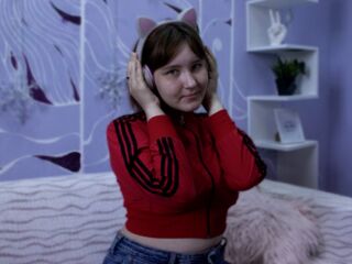 girl webcam AdalinaCrush