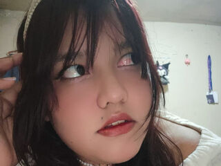 camgirl playing with vibrator AleSweeth