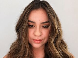 nude camgirl pic AlexandraThornt