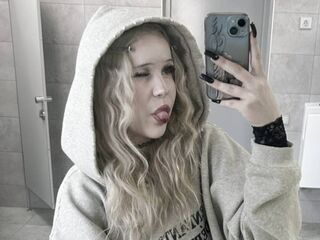 girl webcam AlicaUwu