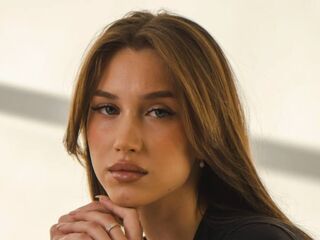 live webcam performer AmelinaBrauberg