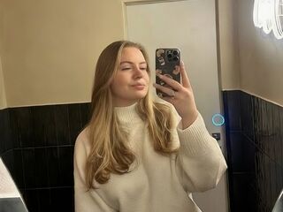 teaser web cam AryaThomas