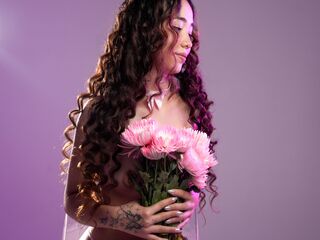 cam show BellaClaire