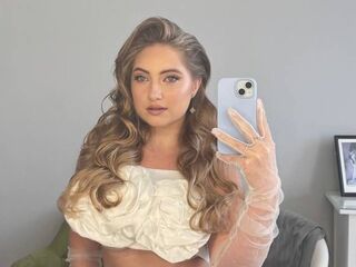 kinky webcam model BernieceWarmath