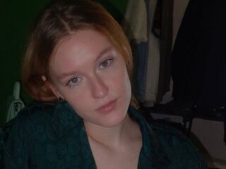 girl nude BronwynDivens