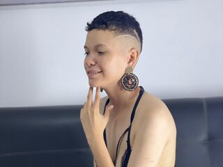 naked camgirl CambellBenett