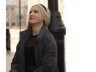 chat room picture CarinGoodwin