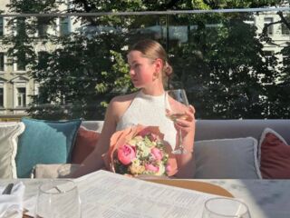 camslut showing tits CarolMeinhard