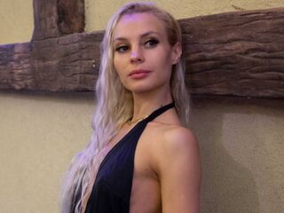 camgirl showing pussy CathiGetsinger