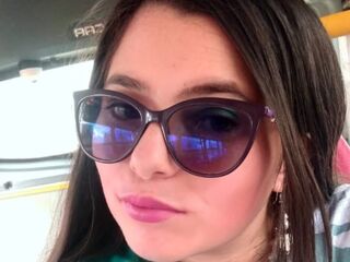 camgirl playing with dildo CelesteLemman