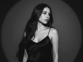 cam girl masturbating with vibrator CharlaDaponte