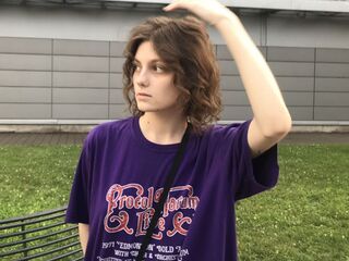 beautiful girlcam CorinneKeidong