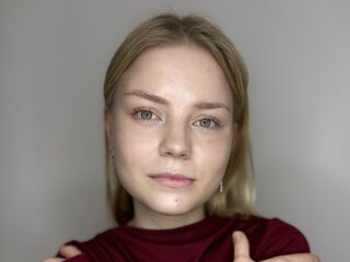 masturbating girl DelenaLabonne