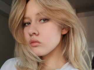 camgirl video chat DennyDucote