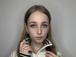 masturbating webcam girl DessieBusche