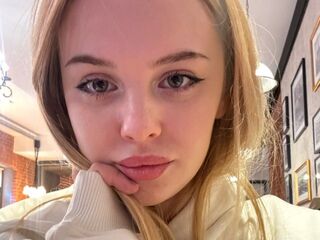 hot webcam slut DevonaBradner