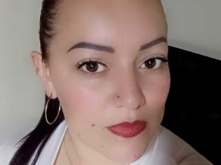 hot chatroom DinaCarls