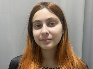 girl showing tits ElizabethSut