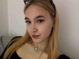 hot cam girl masturbating with vibrator ElwineByfield