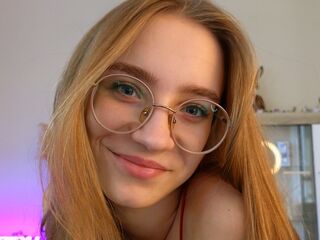 camgirl masturbating with vibrator ElwynaAldis