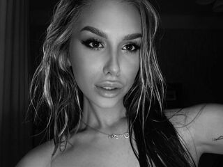 naked camgirl masturbating with vibrator ElysiaXo