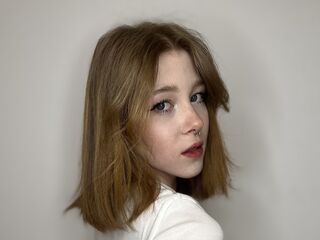 camslut showing pussy EmiliaMurchie