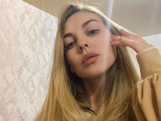 naughty camgirl masturbating with vibrator EmilyHollister