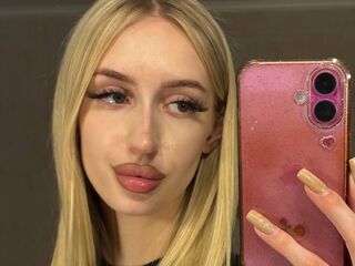 cam girl showing tits FrancesSublett
