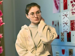 camgirl spreading pussy GemmaLlewellyn