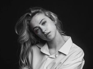 girl GwynethHibbits