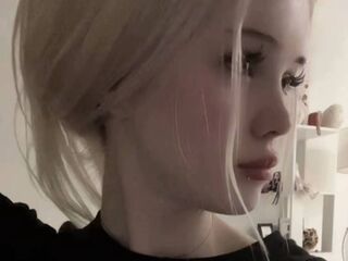 adult cam show HeatherHeinitz