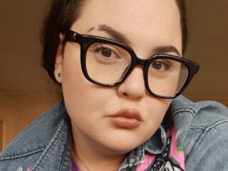 cam girl masturbating with sextoy HelgaBern