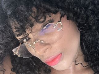 naked camgirl masturbating with vibrator HollyDaws