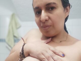 cam girl showing tits IbannaBely