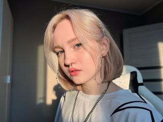 beautiful cam girl IleneDrones