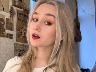 cam girl playing with sextoy IlianaEggenberg
