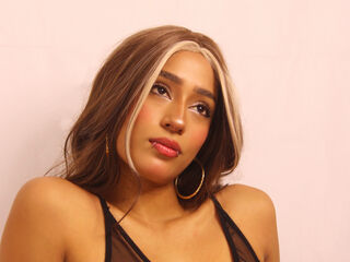 girl webcam show JadeKeim