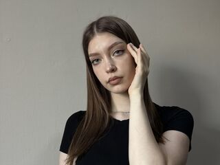 camslut topless JennetteLefter