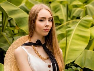 hot cam girl masturbating with dildo JettieMecca